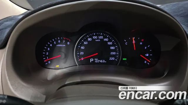 Kia Carnival 2013 thumb 8