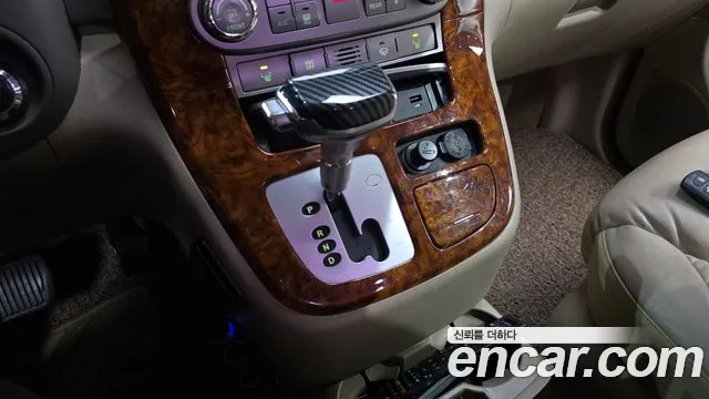 Kia Carnival 2013 thumb 9