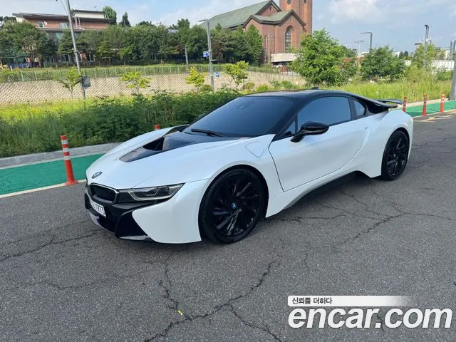 BMW i8 2016 thumb 2