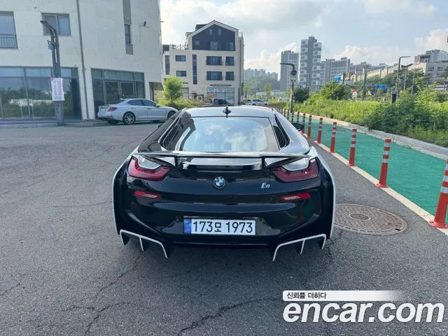 BMW i8 2016 thumb 4