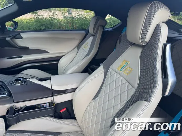 BMW i8 2016 thumb 9