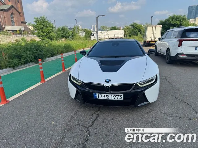 BMW i8 2016 thumb 11