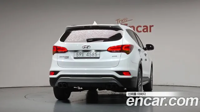 Hyundai Santa Fe 2017 thumb 3