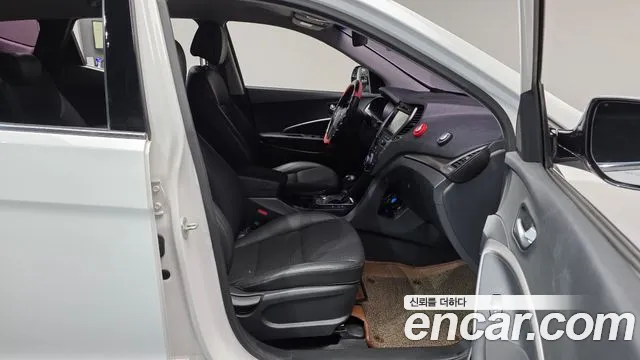 Hyundai Santa Fe 2017 thumb 10