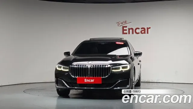 BMW 7-Series 2020 thumb 2