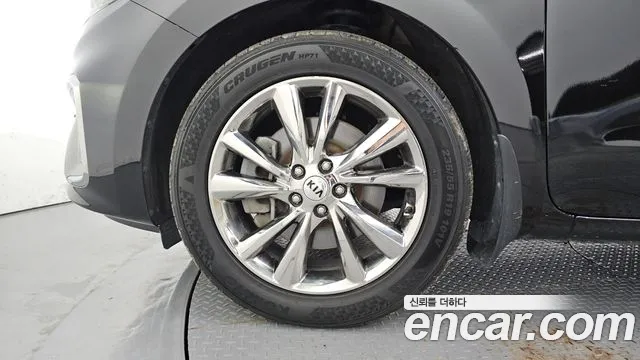 Kia Carnival 2018 thumb 5