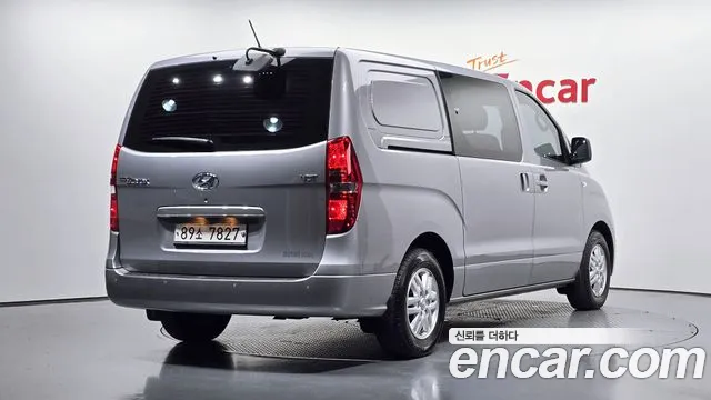 Hyundai Starex 2016 thumb 2