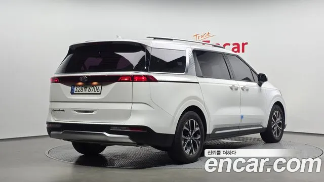 Kia Carnival 2021 thumb 2