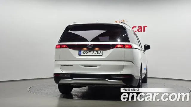 Kia Carnival 2021 thumb 4