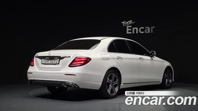 Mercedes-Benz E-Класс 2019 thumb 2