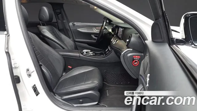 Mercedes-Benz E-Класс 2019 thumb 11