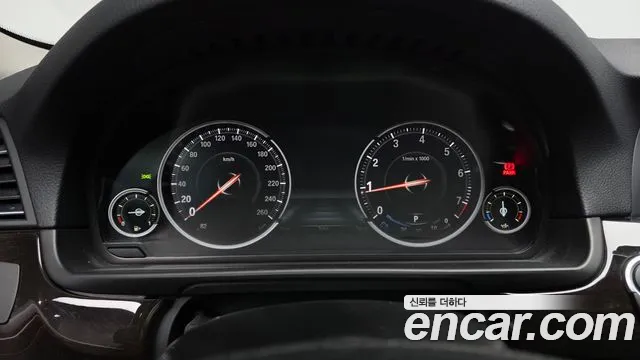 BMW 5-Series 2013 thumb 7