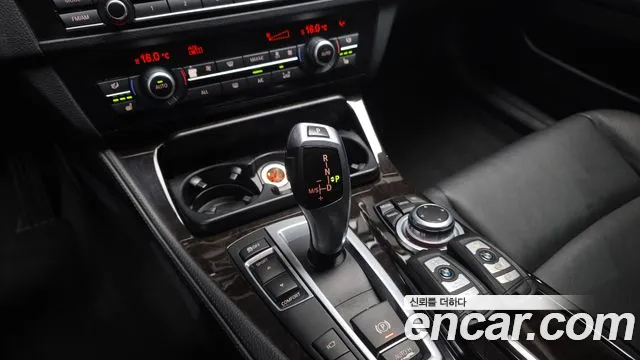 BMW 5-Series 2013 thumb 8