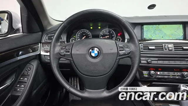 BMW 5-Series 2013 thumb 12