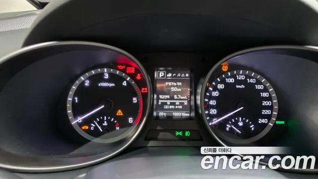 Hyundai Santa Fe 2018 thumb 8