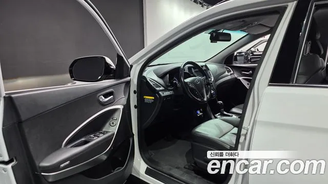 Hyundai Santa Fe 2018 thumb 10