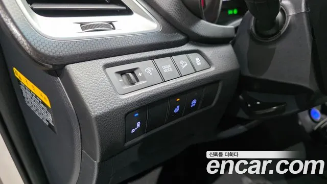 Hyundai Santa Fe 2018 thumb 12
