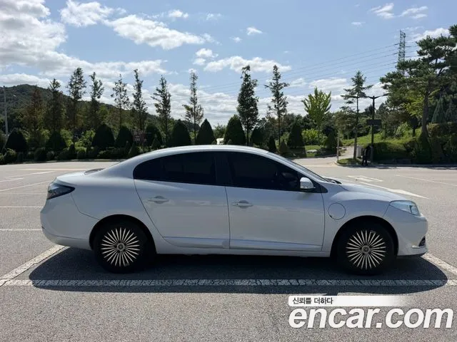 Renault-KoreaSamsung Fluence 2017 thumb 6