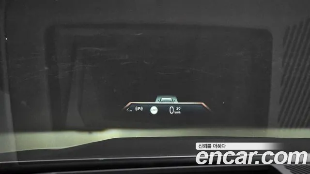 BMW 5-Series 2024 thumb 8