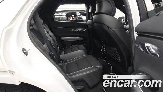 Genesis GV70 2022 thumb 12