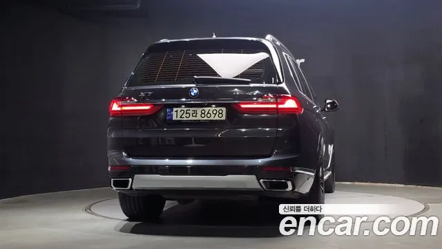 BMW X7 2022 thumb 4
