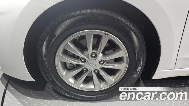 Hyundai Avante 2019 thumb 5