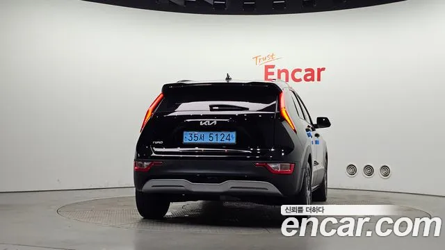 Kia Niro 2023 thumb 4