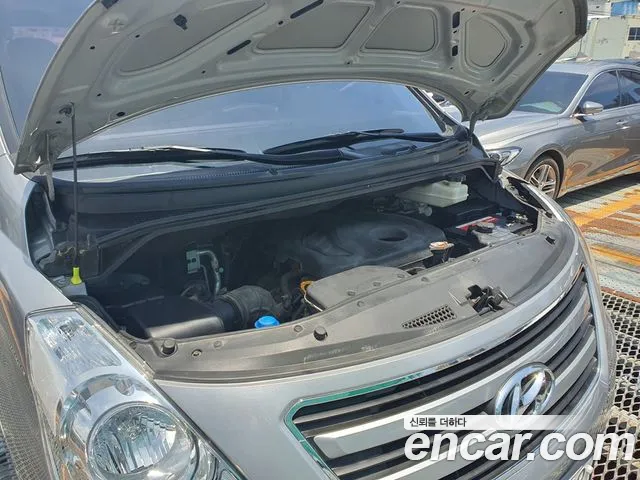 Hyundai Starex 2016 thumb 3