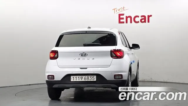 Hyundai Venue 2023 thumb 4