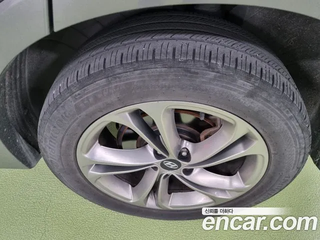 Hyundai Santa Fe 2018 thumb 5