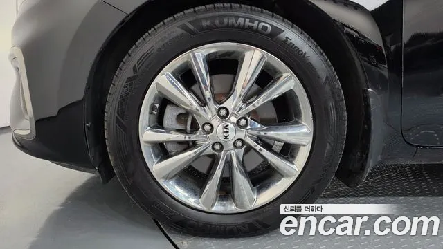 Kia Carnival 2018 thumb 5