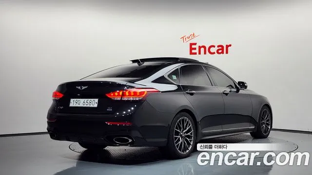 Genesis G80 2017 thumb 2