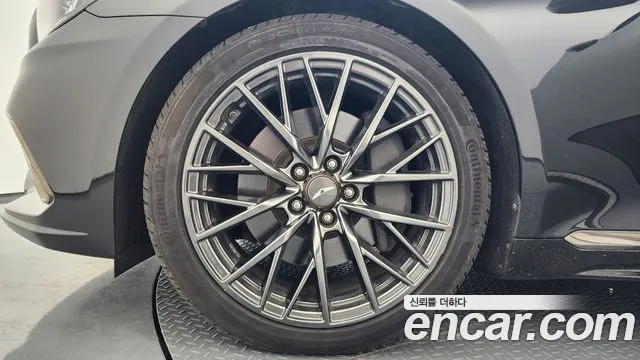 Genesis G80 2017 thumb 5
