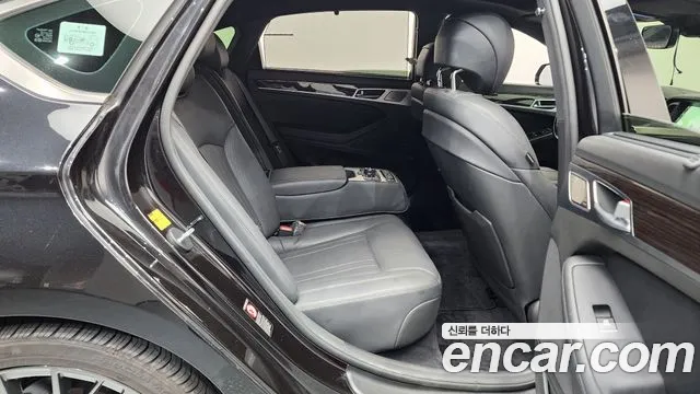 Genesis G80 2017 thumb 11