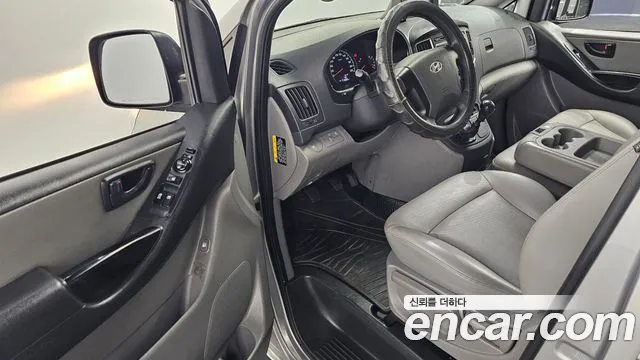 Hyundai Starex 2016 thumb 10