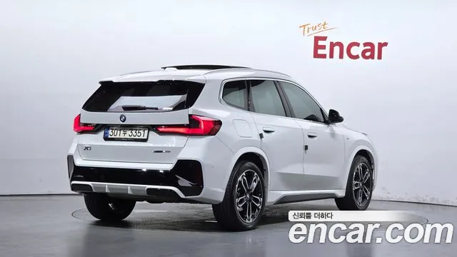 BMW X1 2023 thumb 2