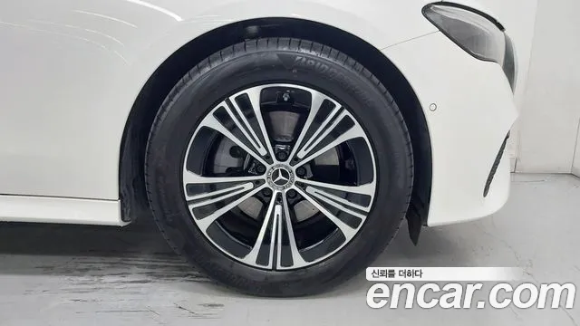 Mercedes-Benz E-Класс 2025 thumb 5