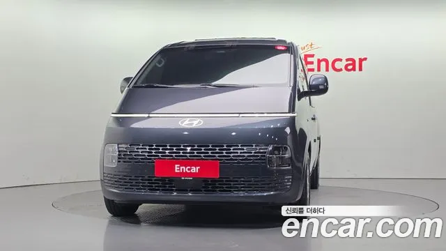 Hyundai Staria 2024 thumb 3