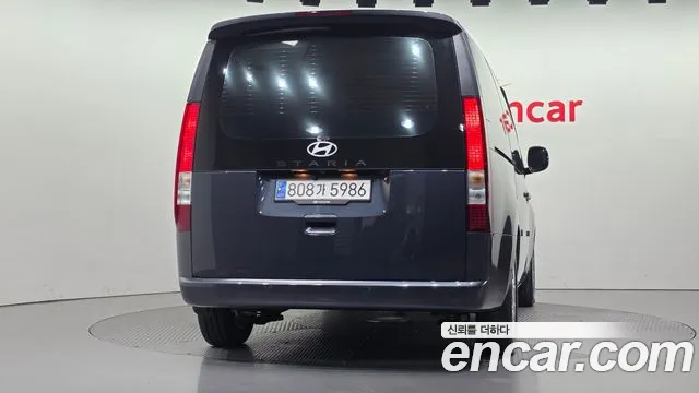 Hyundai Staria 2024 thumb 4