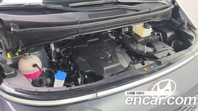 Hyundai Staria 2024 thumb 6