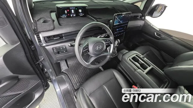 Hyundai Staria 2024 thumb 7