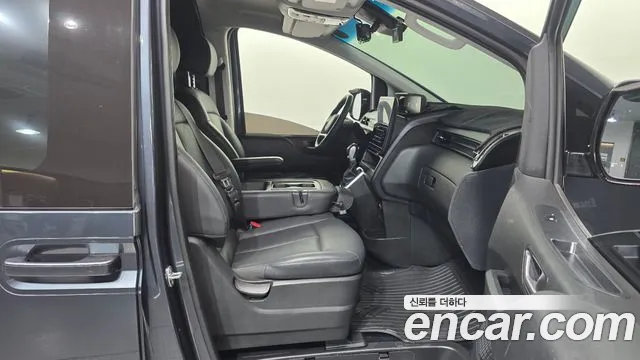 Hyundai Staria 2024 thumb 10