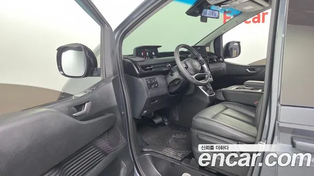 Hyundai Staria 2024 thumb 11