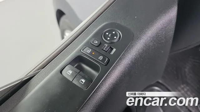 Hyundai Staria 2024 thumb 12