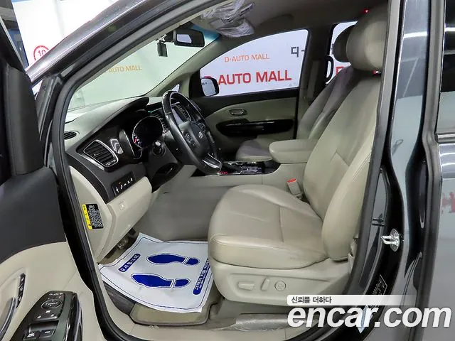 Kia Carnival 2018 thumb 6