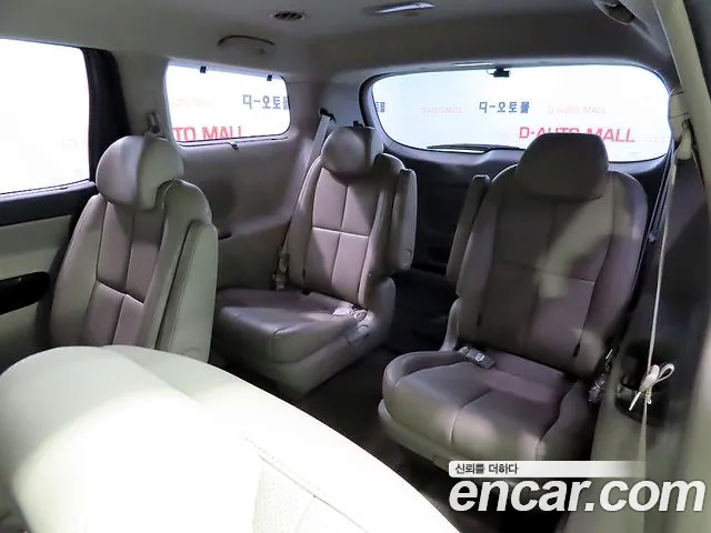 Kia Carnival 2018 thumb 8