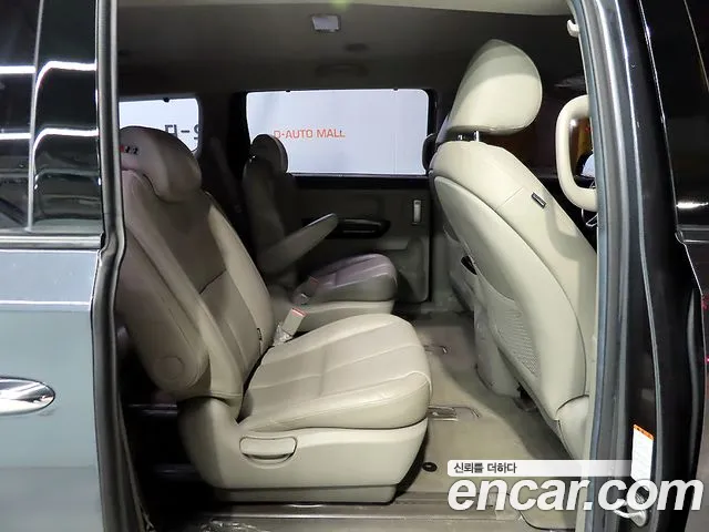Kia Carnival 2018 thumb 9