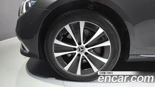 Mercedes-Benz E-Класс 2021 thumb 5