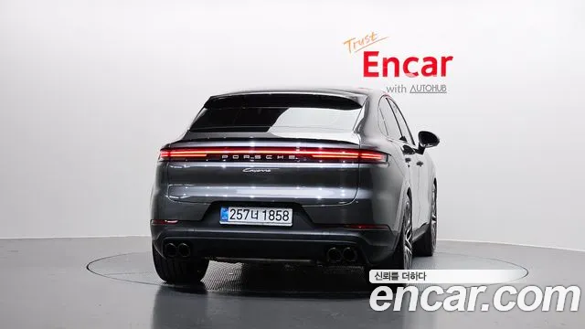 Porsche Cayenne 2025 thumb 4