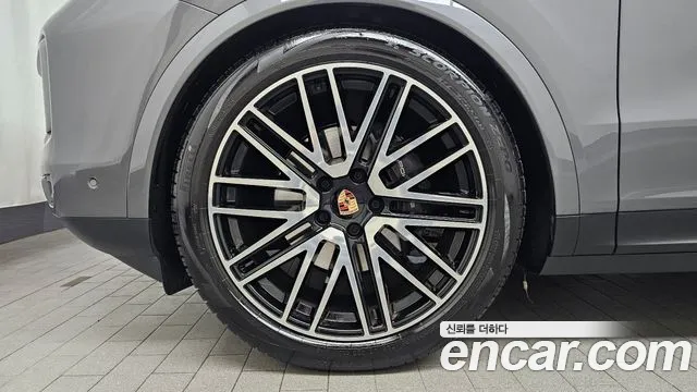 Porsche Cayenne 2025 thumb 5
